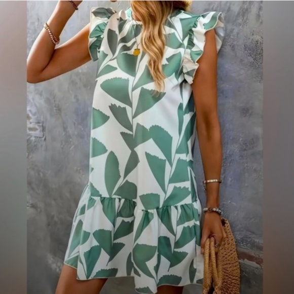 Source Unknown Dresses & Skirts - Leaf Print Ruffle Cap Sleeve Dress – White & Green – Size XL